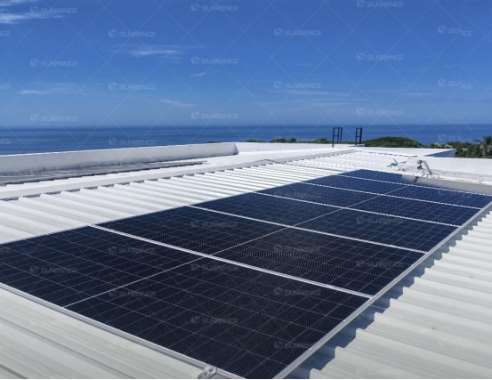 Système solaire photovoltaïque de 6 kW raccordé au réseau au Salvador