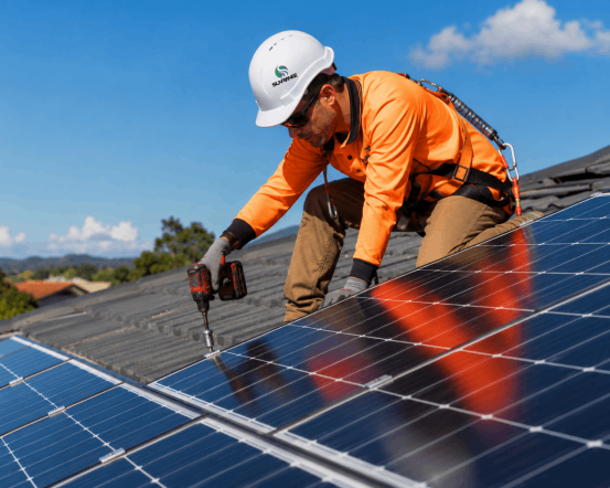 Guide étape par étape : Câblage sécurisé des panneaux solaires, de l’onduleur, de la batterie au lithium et du support de toit